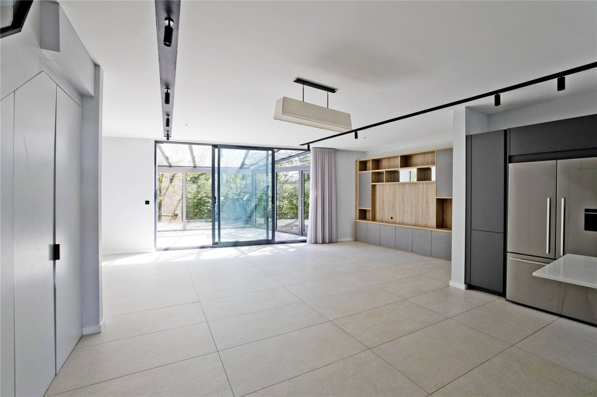 Images for Tango House, The Vale NW11